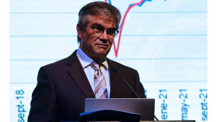 Ministro de Hacienda adelanta si subirán o no el impuesto a combustibles