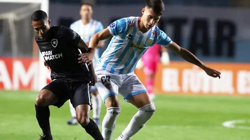 Magallanes rescata un empate contra Botafogo pese a regalar un gol y jugar el segundo tiempo con uno menos.