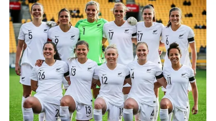 La camiseta, short y medias blancas es el uniforme tradicional de las Ferns