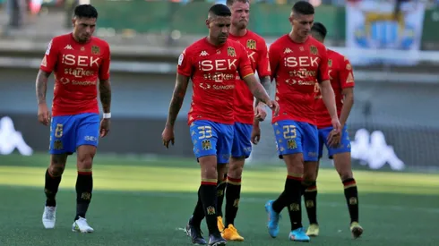 Los hispanos atraviesan una delicada crisis de camarín.