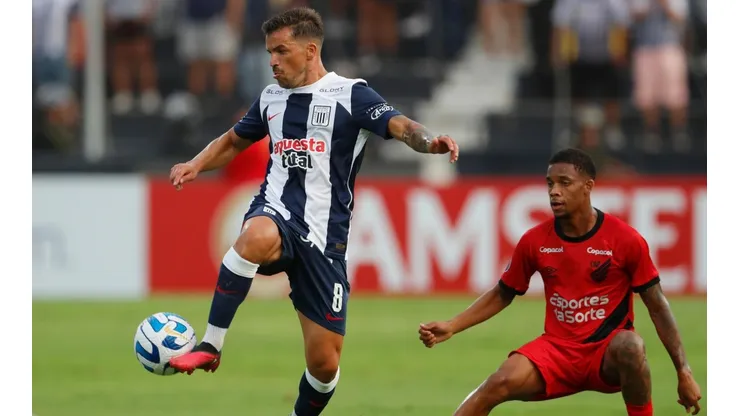 Gabriel Costa fue titular en el debut copero de Alianza Lima.