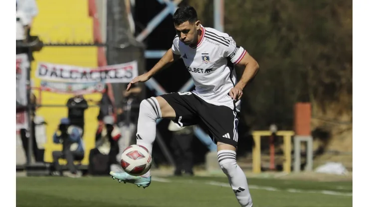 Safarian le explica el complicado momento de Boca a Colo Colo.