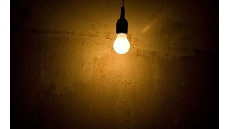 Corte de luz masivo en ocho regiones de Chile