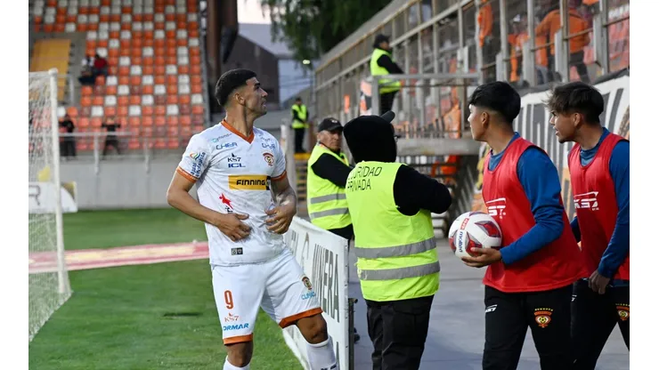 David Escalante es protagonista de una historia cruzada con el presidente de Cobreloa, Fernando Ramírez.