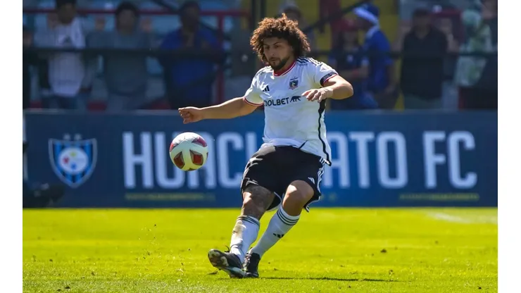 Maximiliano Falcón llegó a Colombia con Colo Colo para el debut en Copa Libertadores ante Deportivo Pereira.