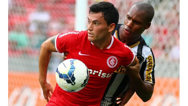 Charles Aránguiz volverá a vestir la camiseta del Inter de Porto Alegre