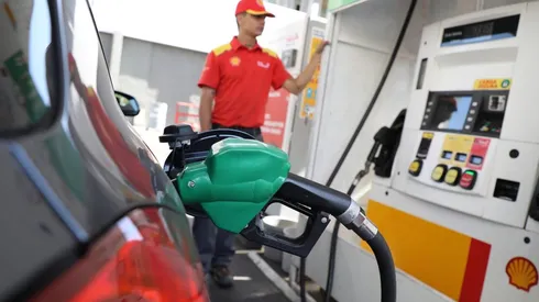 ¿Sube o baja la bencina? Este es el precio desde hoy 30 de marzo