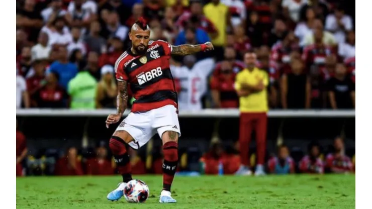 Vidal ya está en Brasil para disputar la final ida del Carioca.