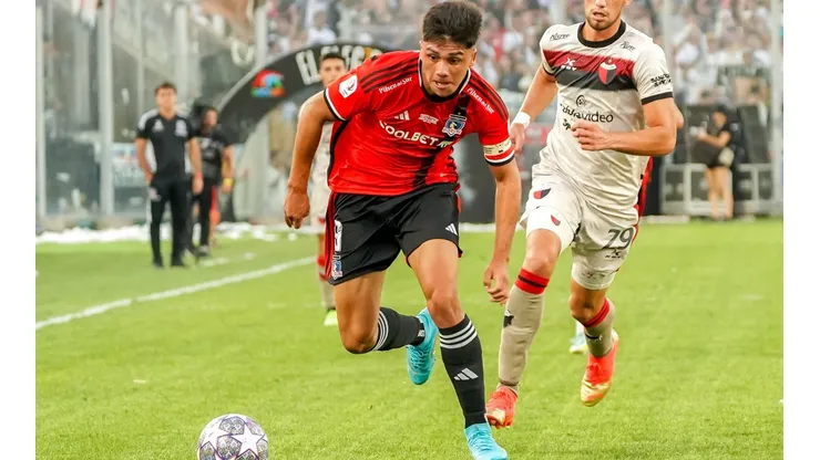 Cristián Caamaño se pelea por Damián Pizarro en Colo Colo.