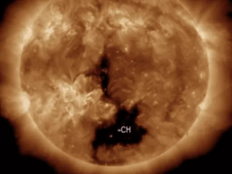 Detectan el segundo agujero gigante en el Sol y sería más grande que la Tierra