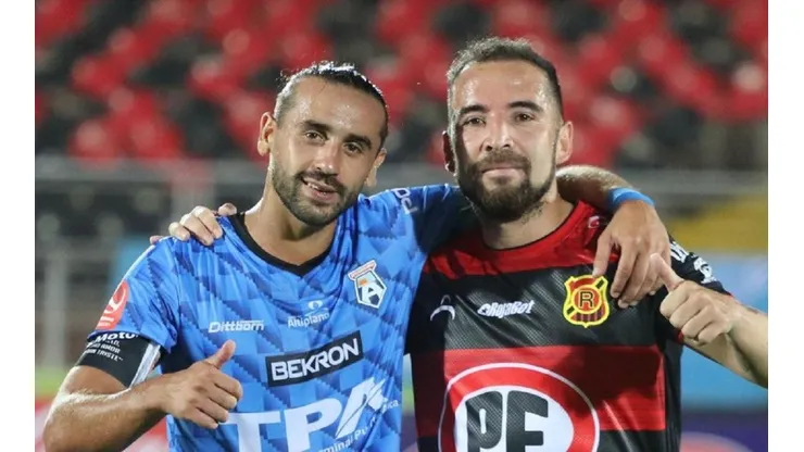 Fernando Cordero se fotografió con Felipe Báez, un amigo de años, en el duelo que Rangers le ganó a San Marcos de Arica.