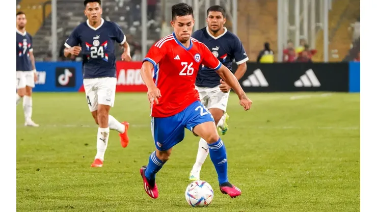 Alexander Aravena fue una de las figuras de Chile ante Paraguay