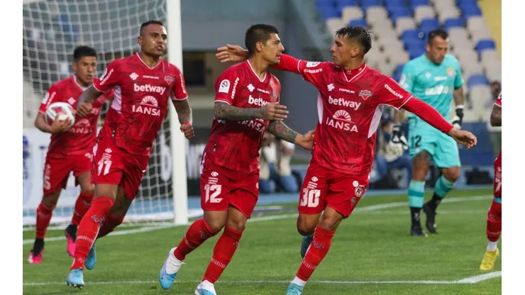 Ñublense debutará ante Racing en Chile