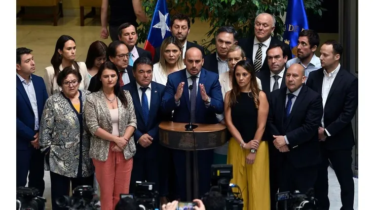 Chile Vamos evalúa opciones de que se apruebe un Sexto Retiro