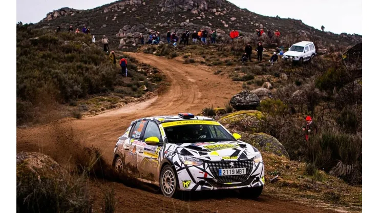 El piloto chileno Patricio Muñoz obtuvo un notable tercer lugar en su debut en el ERC de la FIA.