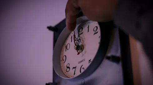 ¿Se podría suspender el próximo cambio de hora y por qué?