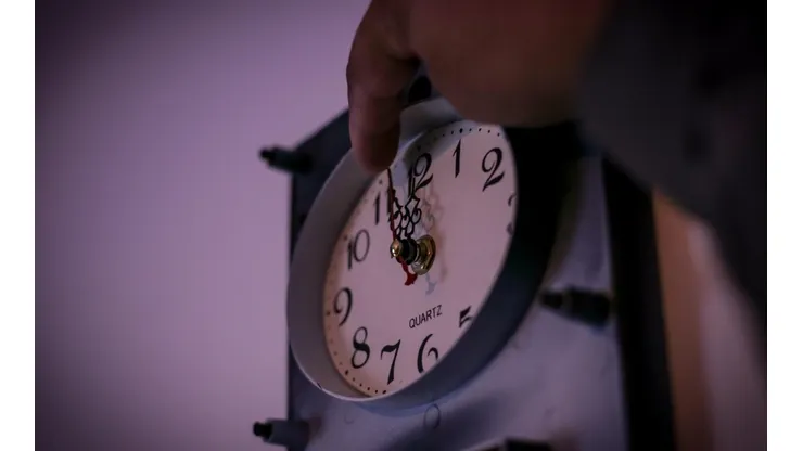 ¿Se podría suspender el próximo cambio de hora y por qué?