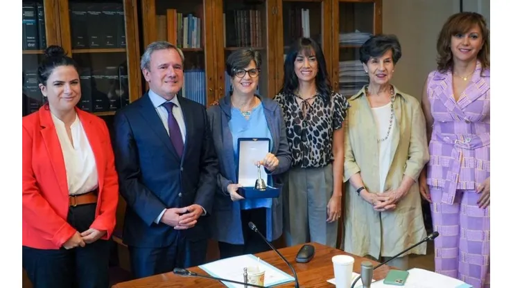 Senador UDI es primer presidente de Comisión de Mujer