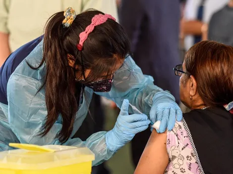 ¿Quiénes deben ponerse la vacuna para el Covid-19 y la influenza?