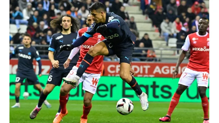 Ex jugador del PSG trata de mercenario a Alexis Sánchez.