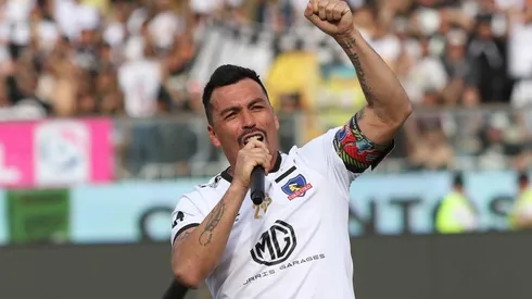 Esteban Paredes celebrará junto a grandes compañeros que tuvo en el fútbol.