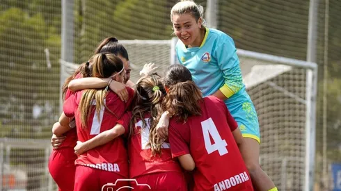 La arquera chilena que debutó con triunfo en la exótica liga de Andorra