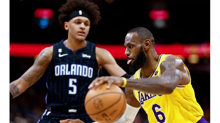 Sin LeBron James, los Lakers siguen sufriendo en la fase regular.