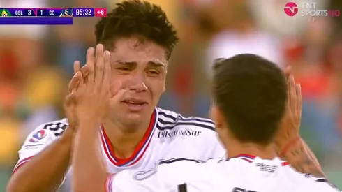 Damián Pizarro festeja emocionado su gol ante Cobresal.