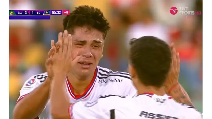 Damián Pizarro festeja emocionado su gol ante Cobresal.