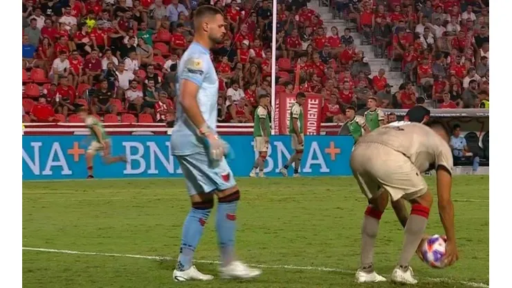 Paolo Goltz fue protagonista de un insólito penal en el fútbol argentino