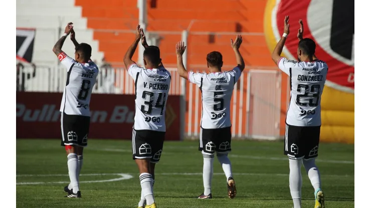 Colo Colo tuvo una actuación muy deslucida en El Salvador y la derrota ante Cobresal pudo ser más abultada.