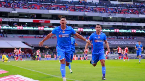 El grito de Iván Morales tras el gol que le dio el triunfo al Cruz Azul.