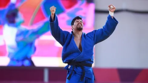 Thomas Briceño representa al deporte chileno en judo y recibe la beca
