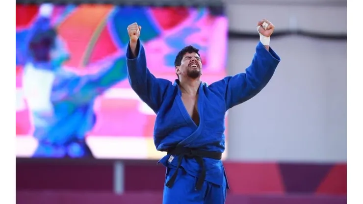 Thomas Briceño representa al deporte chileno en judo y recibe la beca