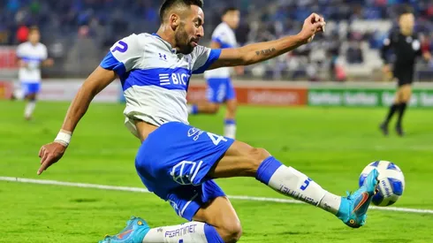 Isla fue titular en los primeros siete partidos de la UC en el torneo.