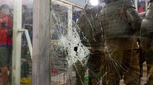 Colo Colo le factura cheque a la U por el violento Superclásico.