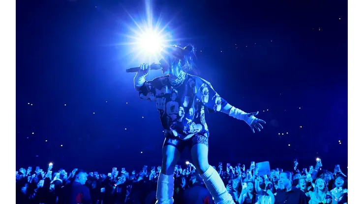 Billie Eilish cierra la primera noche del festival.