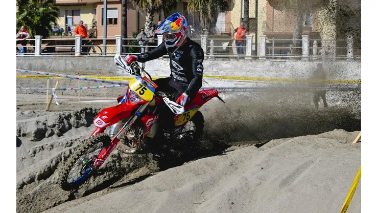 El piloto chileno Benjamín Herrera quiere mejorar su presentación en el campeonato italiano de enduro este fin de semana.