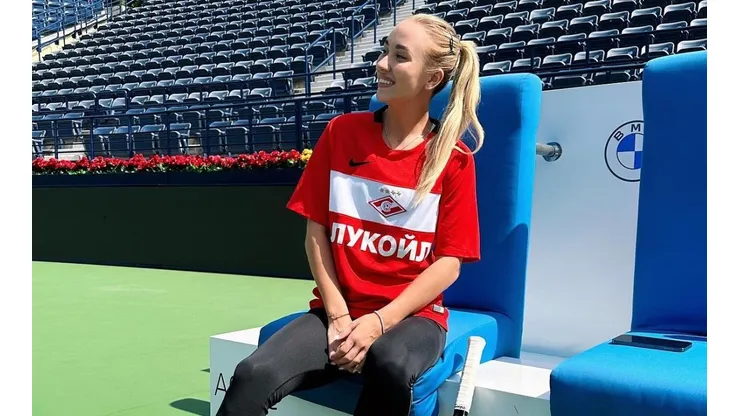 WTA funa a Potapova por usar ropa del Spartak Moscú en Indian Wells