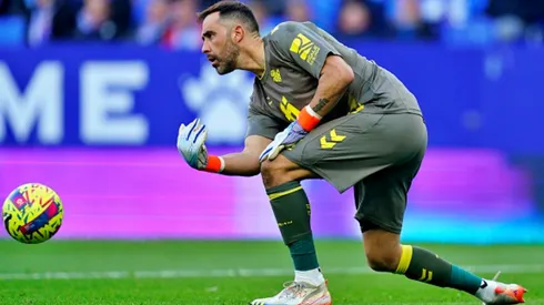 Claudio Bravo no dejó conformes a los hinchas tras la ida por Europa League