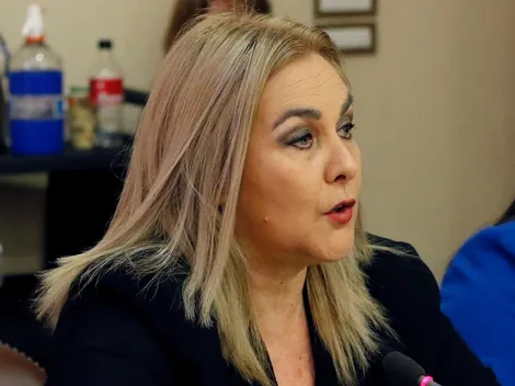 Jiles se enfrasca en discusión con periodista en Congreso