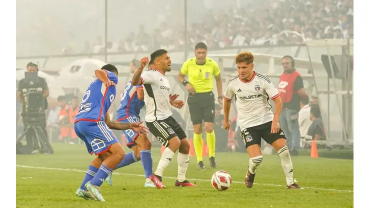 Leonardo Gil en acción durante el Superclásico.