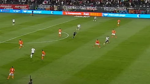 El gol de Javier Correa ante Cobresal fue revisado en el VAR por largos minutos.