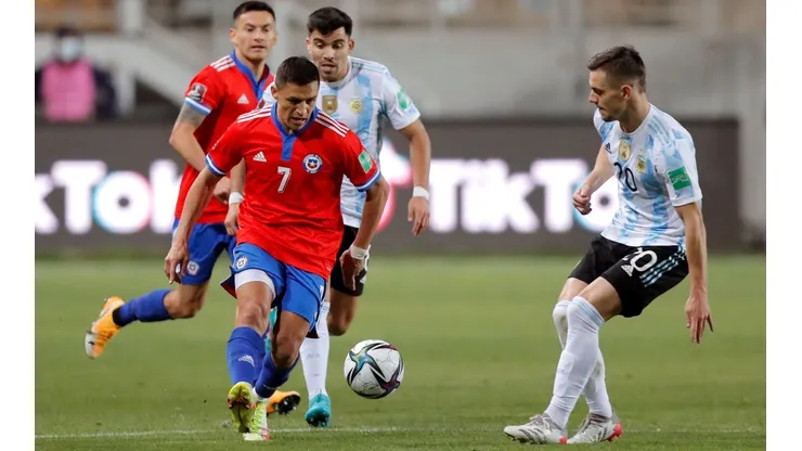 Alexis Sánchez en acción frente a Argentina.