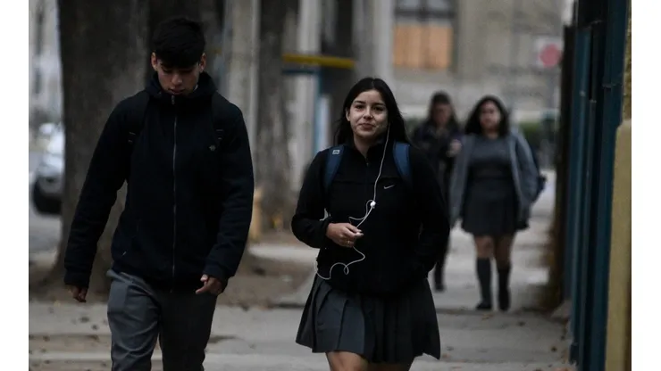 ¿Quiénes reciben el Bono Logro Escolar y qué requisitos tiene?