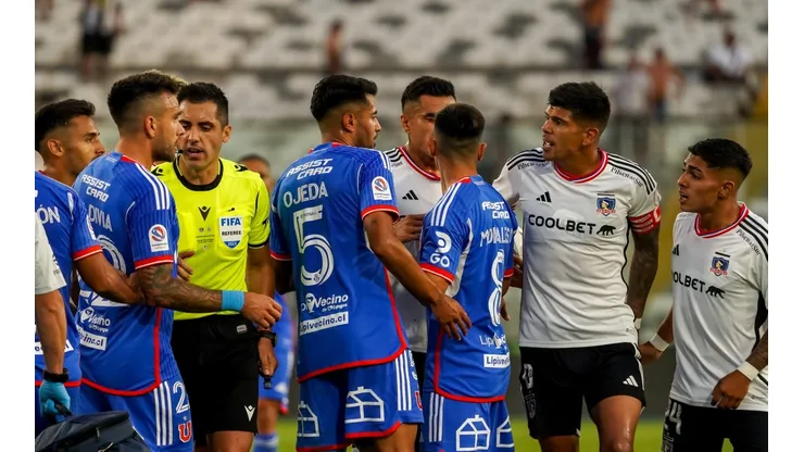 Jordhy Thompson se encaró con Matías Zaldivia cerca del final del Superclásico 193.