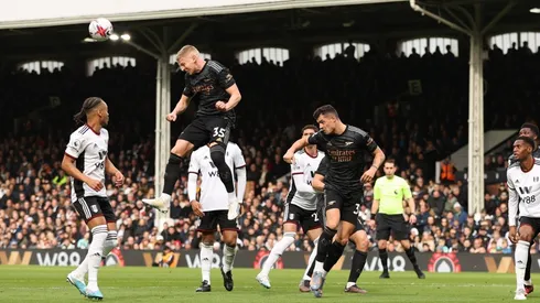 Arsenal mantuvo su distancia en la punta de la Premier.