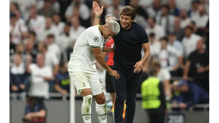 Antonio Conte y Richarlison