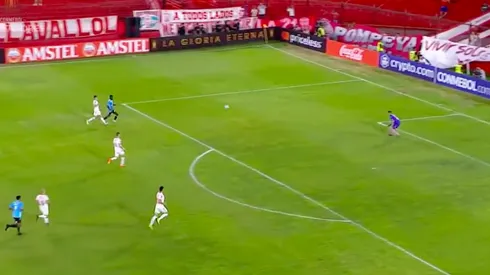 Guille Soto estuvo a punto de marcar un autogol en Libertadores