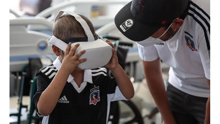 Jugadores del Cacique visitaron a pequeños pacientes oncológicos antes de jugar el Superclásico.